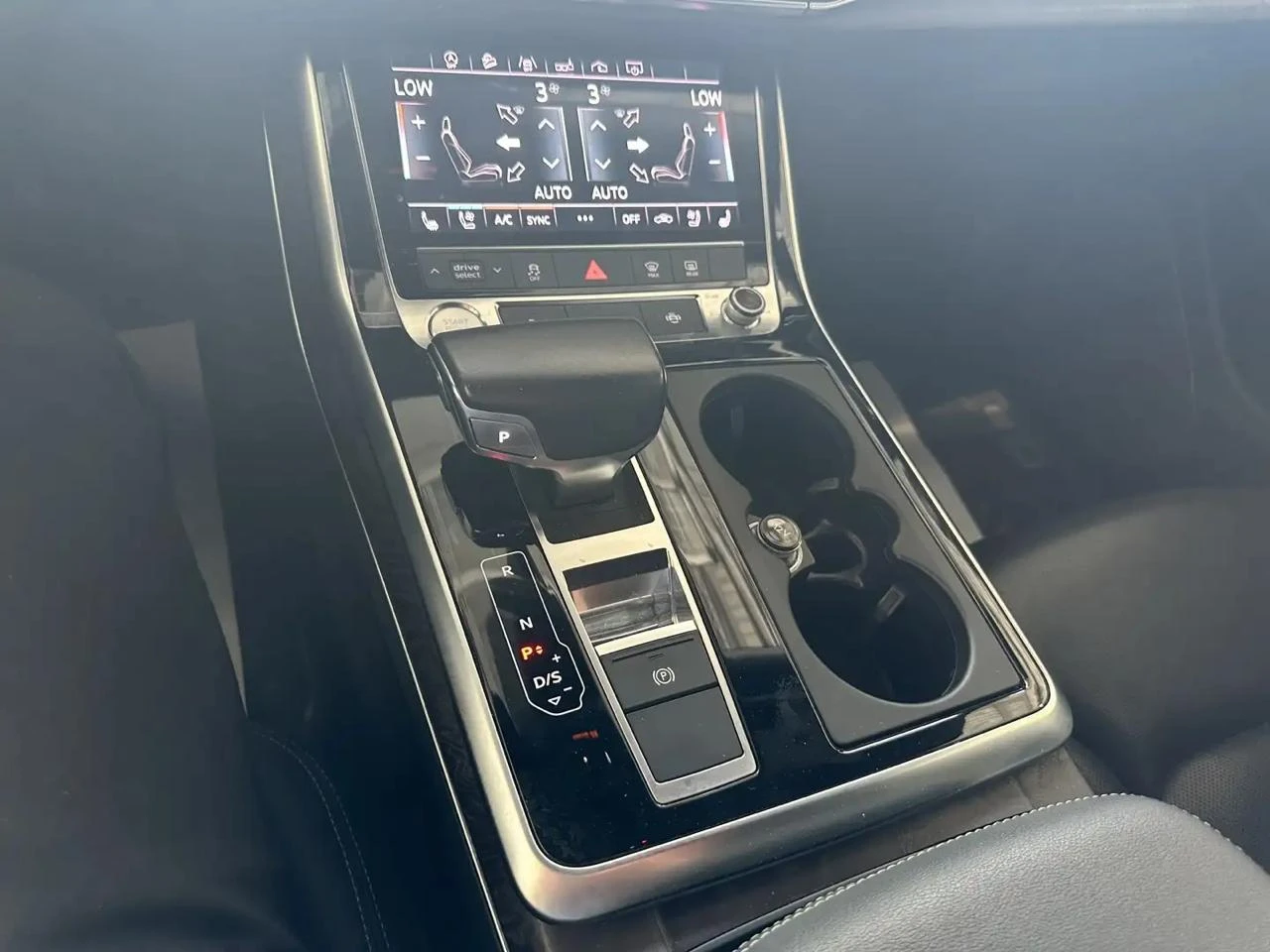 Audi Q8 Sline* Distronic* �����* Carplay* 360* ���� | Mobile.bg � ����������� 14
