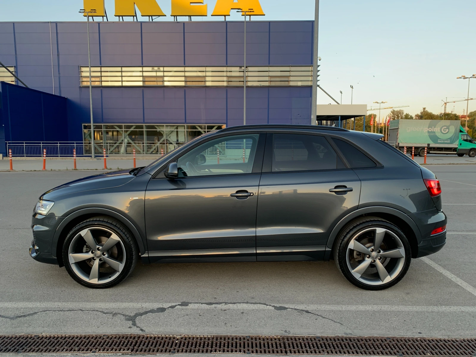 Audi Q3 TFSI, снимка 2 - Автомобили и джипове - 54253091