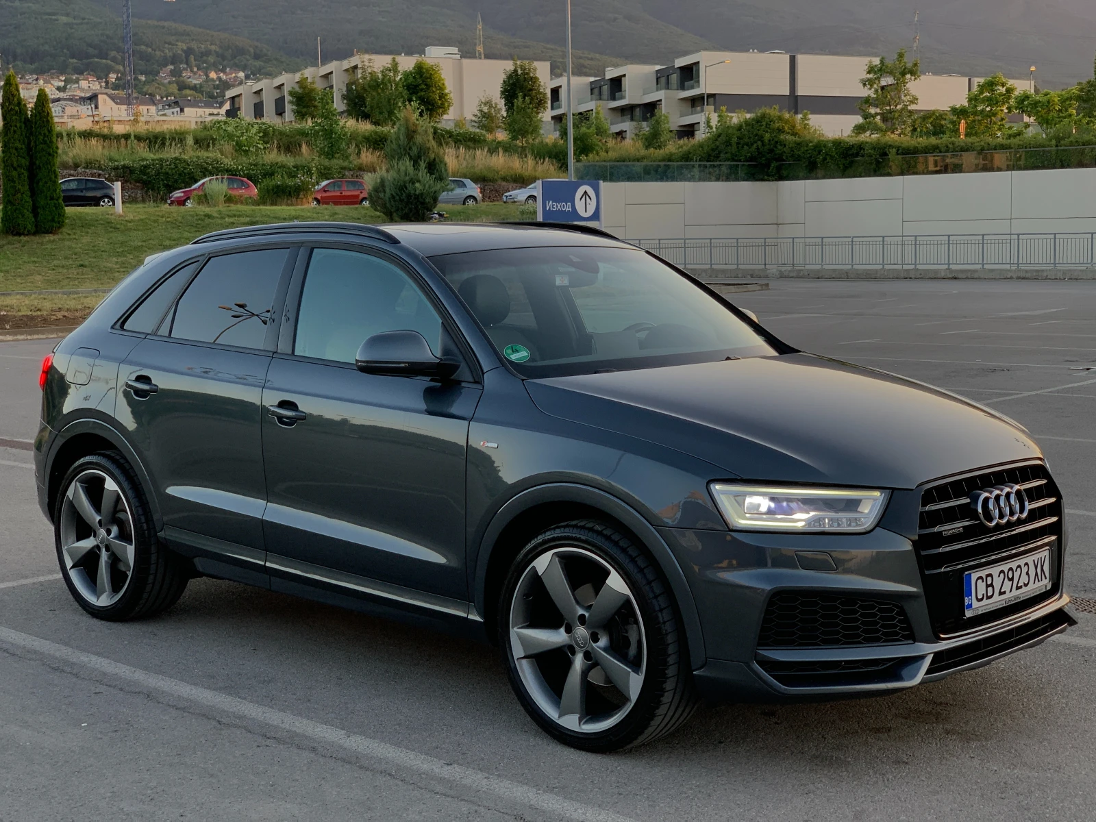 Audi Q3 TFSI, снимка 8 - Автомобили и джипове - 54253091