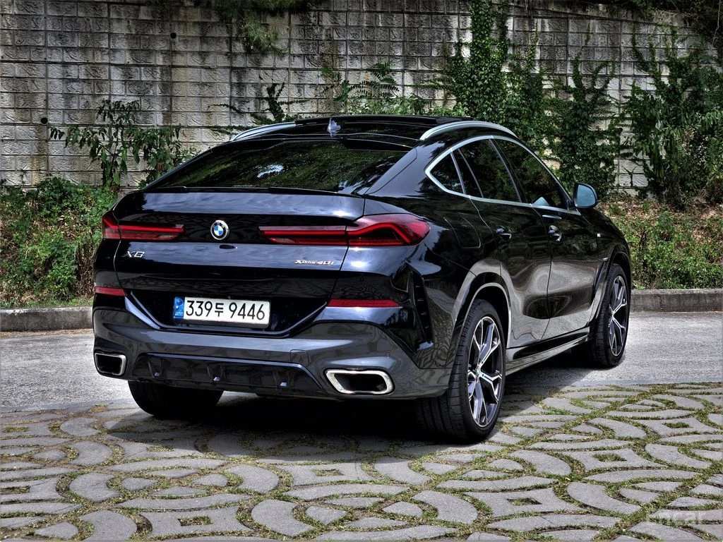 BMW X6 M* SPORT* LASER* ОБДУХВАНЕ* ДИСТРОНИК* МАСАЖ* , снимка 2 - Автомобили и джипове - 55422084
