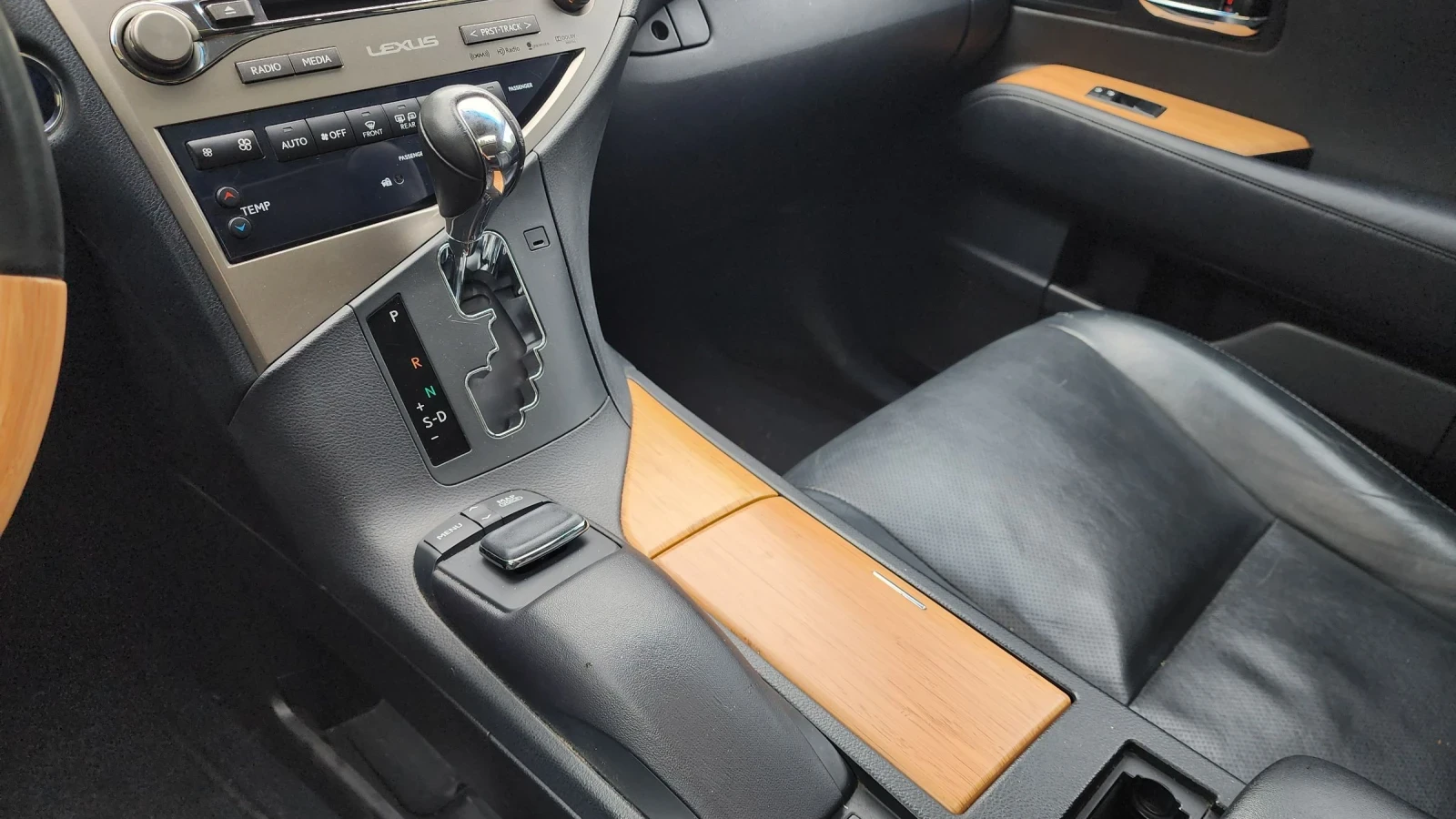 Lexus RX 450h, снимка 12 - Автомобили и джипове - 55429608