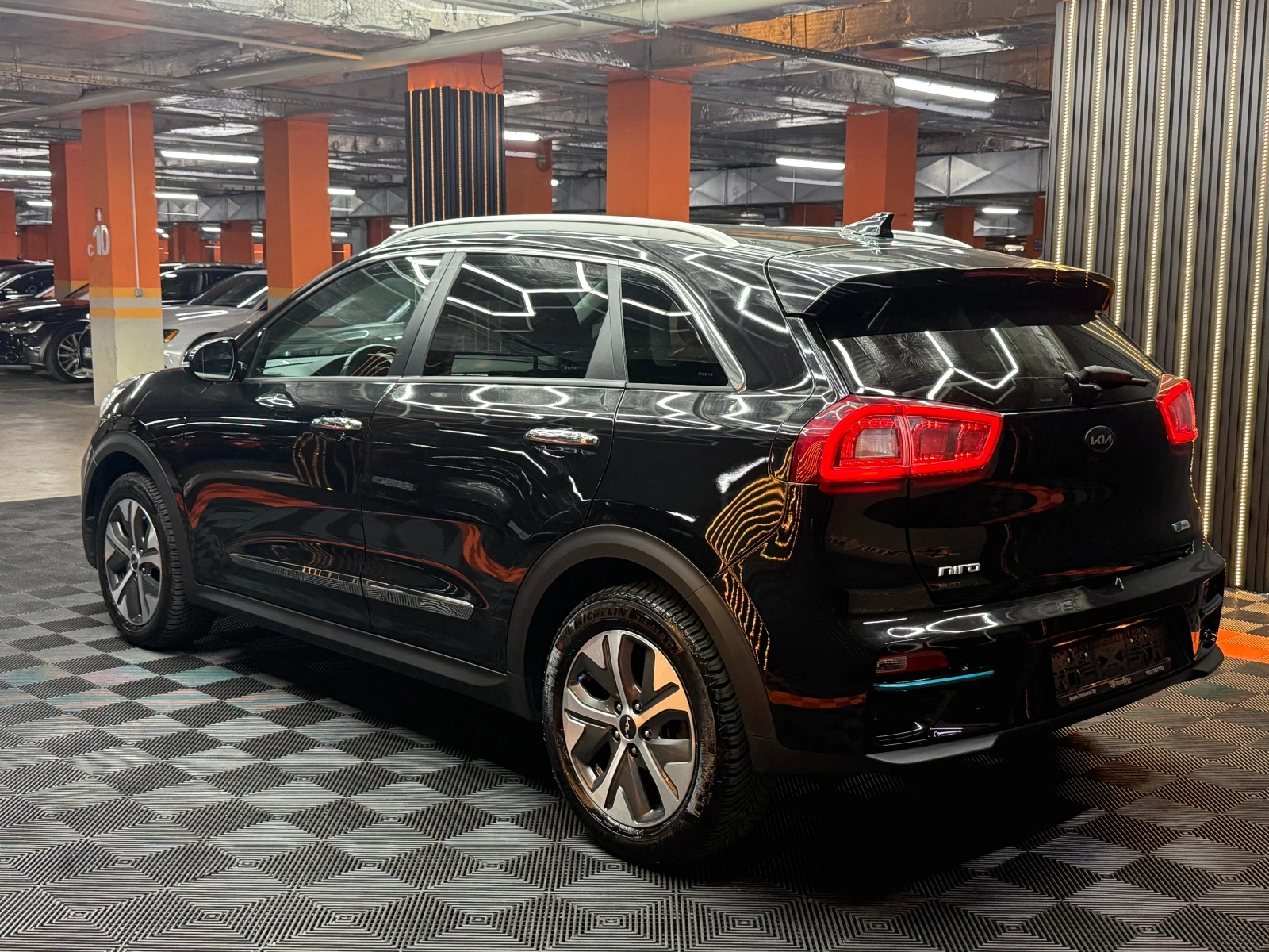 Kia Niro 64kw/204hp/Premium, снимка 5 - Автомобили и джипове - 55689433