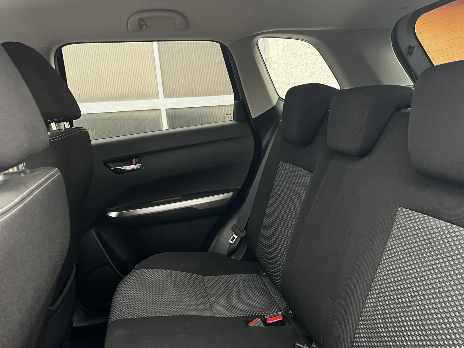 Suzuki Vitara 1.4i-4X4-Hybrid Generation, снимка 9 - Автомобили и джипове - 56730235