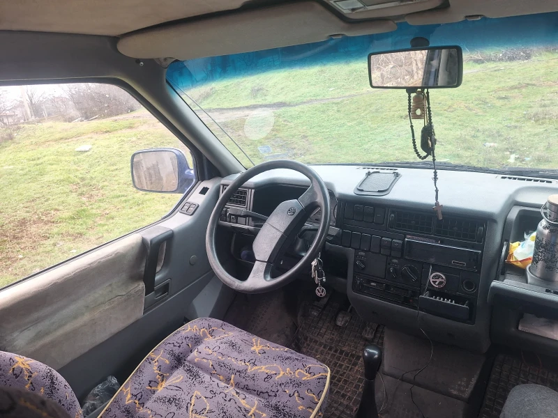 VW T4 Транспортер 2.4 дизел, снимка 8 - Бусове и автобуси - 53281465