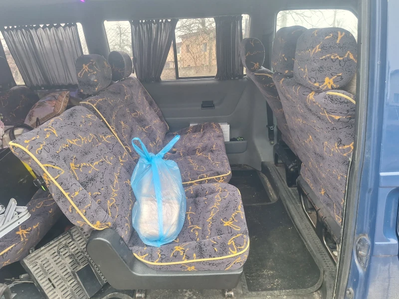 VW T4 Транспортер 2.4 дизел, снимка 5 - Бусове и автобуси - 53281465