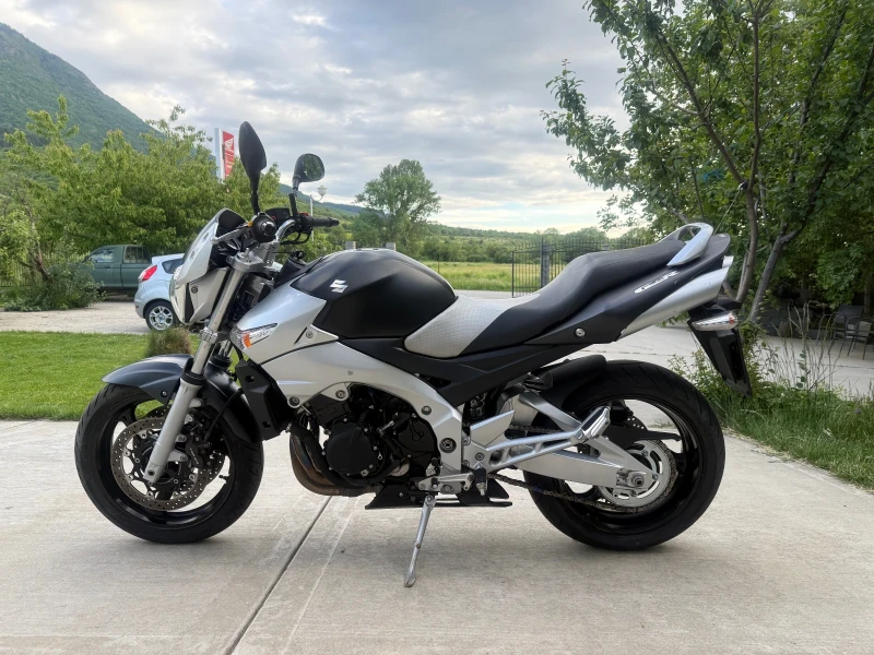 Suzuki Gsr PERFEKTEN 33000 km !!!, снимка 5 - Мотоциклети и мототехника - 50392641