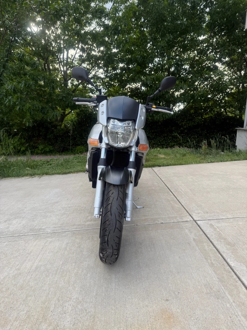 Suzuki Gsr PERFEKTEN 33000 km !!!, снимка 3 - Мотоциклети и мототехника - 50392641