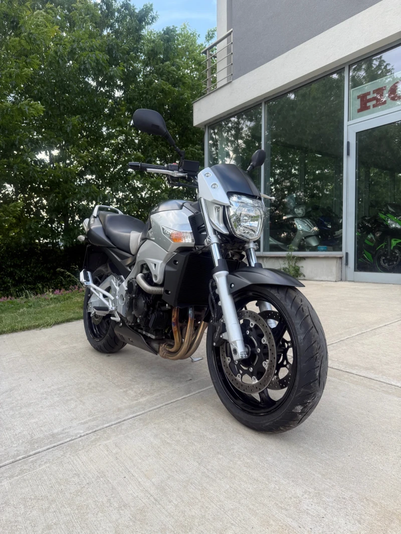 Suzuki Gsr PERFEKTEN 33000 km !!!, снимка 2 - Мотоциклети и мототехника - 50392641