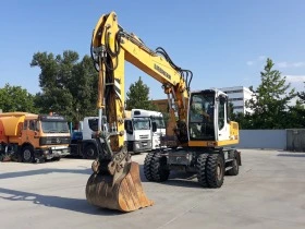      Liebherr A 900 C