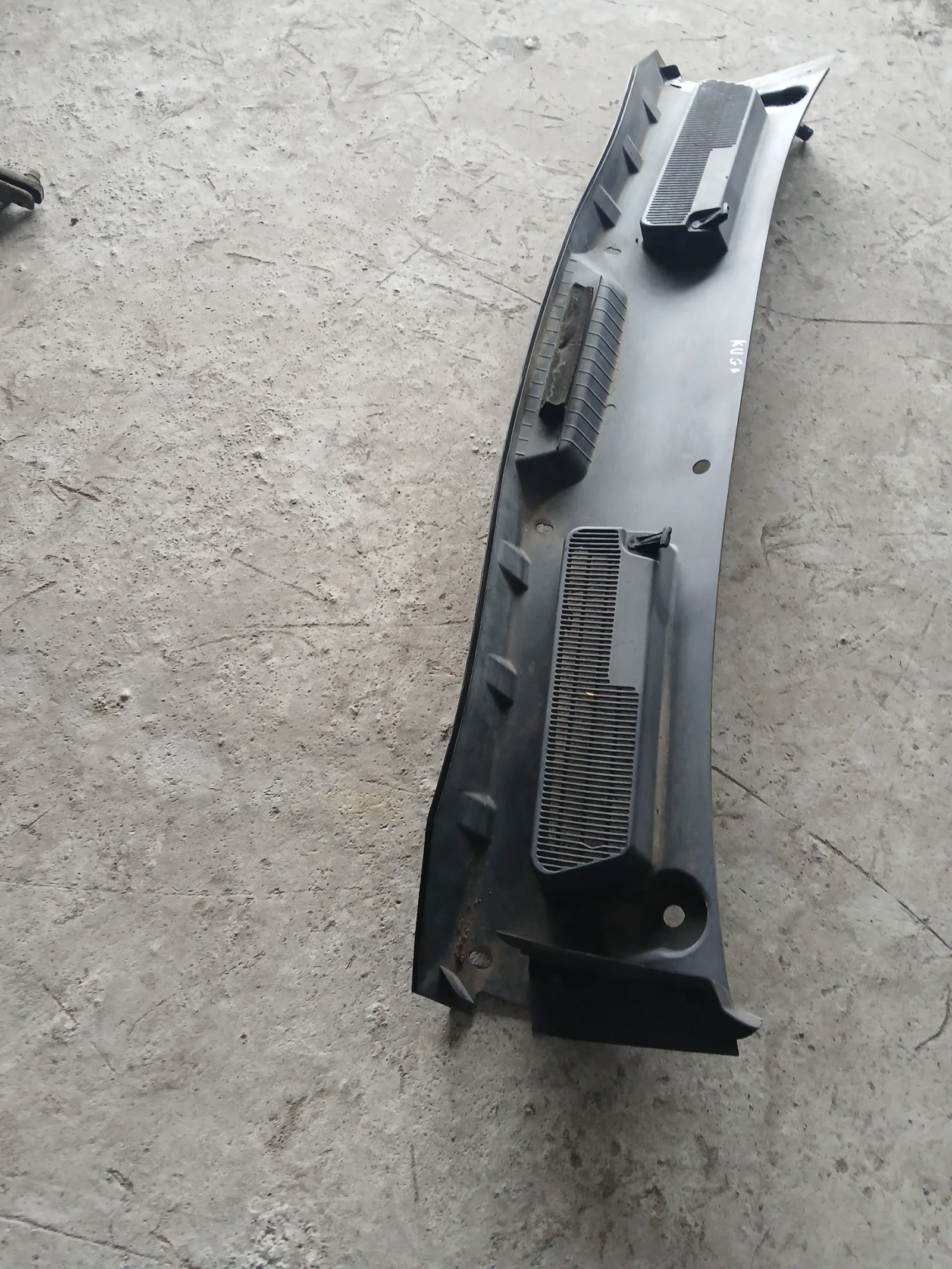Кора под чистачки Ford Kuga 2010г , снимка 2 - Части - 56680334