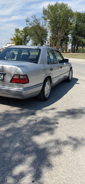 Mercedes-Benz 124 2.0Е, снимка 11
