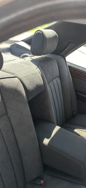 Mercedes-Benz 124 2.0Е, снимка 6