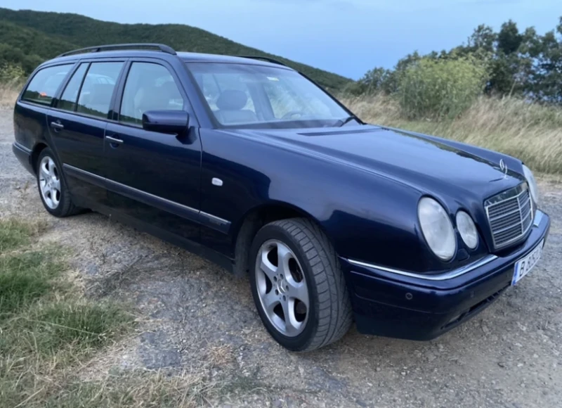 Mercedes-Benz E 280 2.8 4matic, снимка 8 - Автомобили и джипове - 48059797