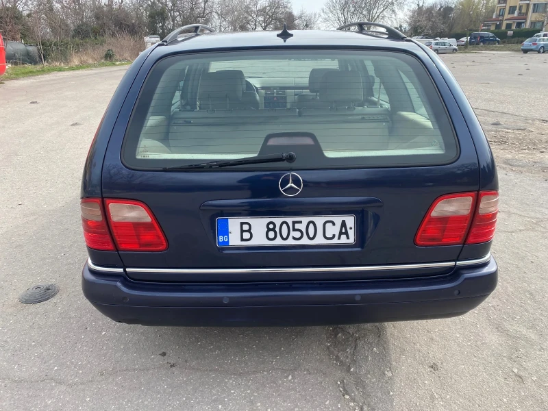 Mercedes-Benz E 280 2.8 4matic, снимка 3 - Автомобили и джипове - 48059797