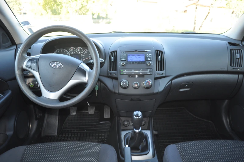 Hyundai I30 1.6, снимка 8 - Автомобили и джипове - 49071271