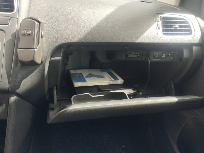 VW Polo Bluemotion, снимка 10 - Автомобили и джипове - 52676451