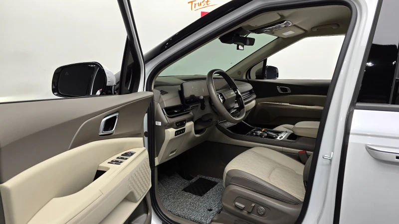 Kia Carnival 4th Generation 3.5L 9-Seater ПРОВЕРЕНА, снимка 9 - Автомобили и джипове - 52379791