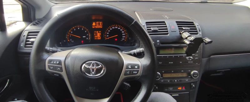 Toyota Avensis, снимка 12 - Автомобили и джипове - 52712248