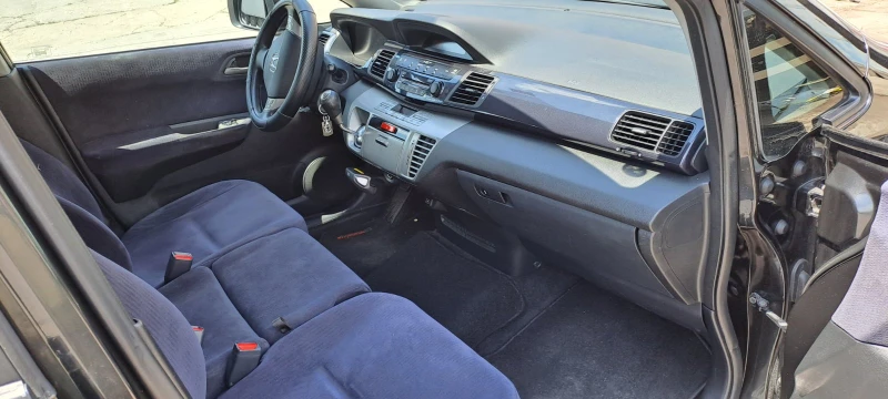 Honda Fr-v, снимка 10 - Автомобили и джипове - 53097612