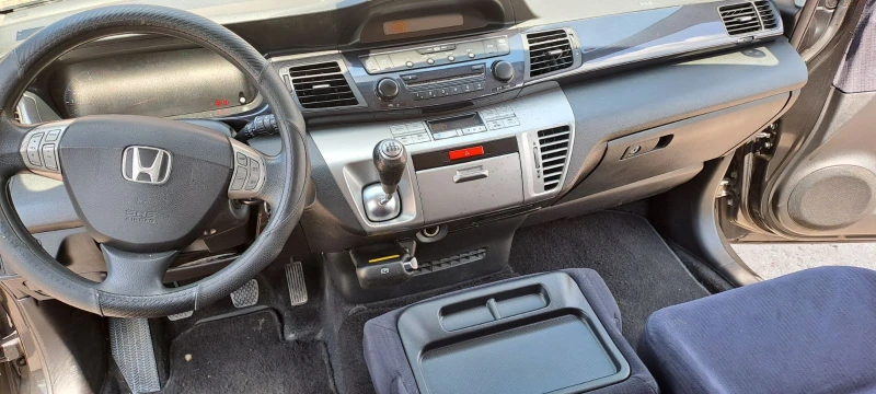 Honda Fr-v, снимка 8 - Автомобили и джипове - 53097612