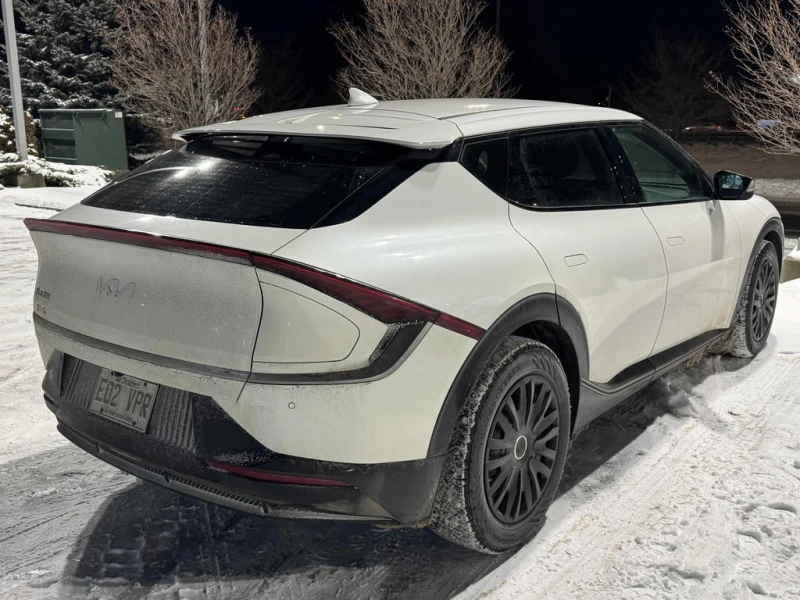 Kia EV6 * Land AWD * CARFAX * БЕЗ ПЪРВОНАЧАЛНА ВНОСКА, снимка 9 - Автомобили и джипове - 53150413