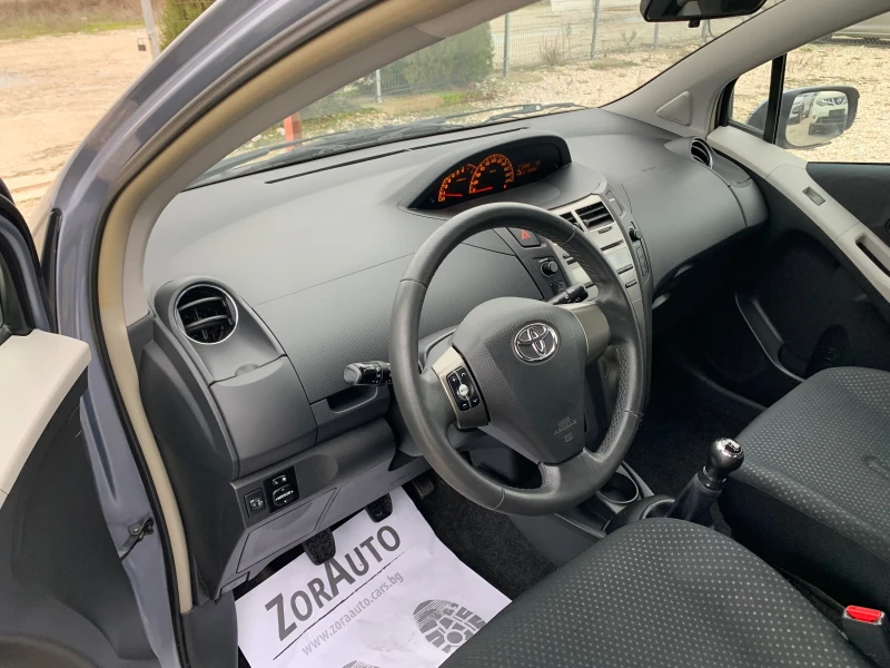 Toyota Yaris 1.0benzi/feslif, снимка 7 - Автомобили и джипове - 53507774