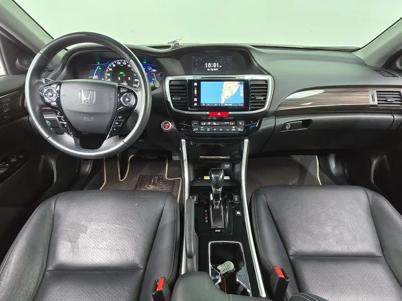 Honda Accord 2.0 Hybrid 9Th Generation, снимка 14 - Автомобили и джипове - 55920865