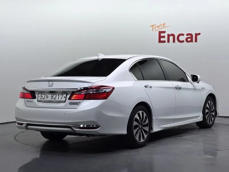 Honda Accord 2.0 Hybrid 9Th Generation, снимка 4 - Автомобили и джипове - 55920865