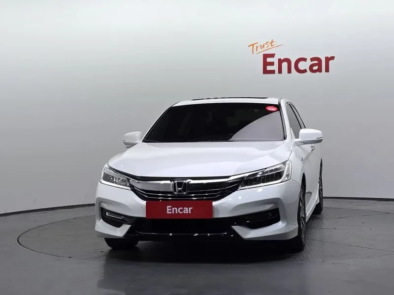 Honda Accord 2.0 Hybrid 9Th Generation, снимка 5 - Автомобили и джипове - 55920865