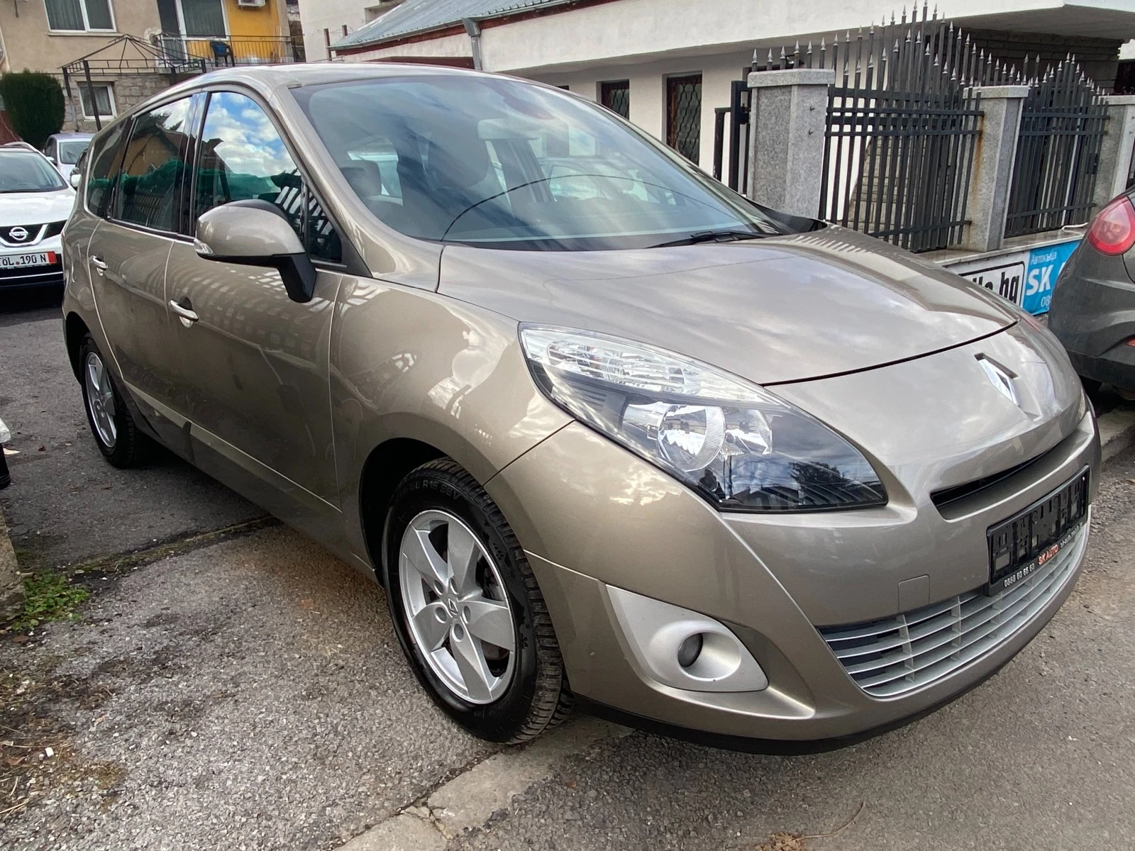 Renault Scenic 1.5DCi-110k.s-7-МЕСТЕН-EURO5A-6-скорости-2010г - изображение 3