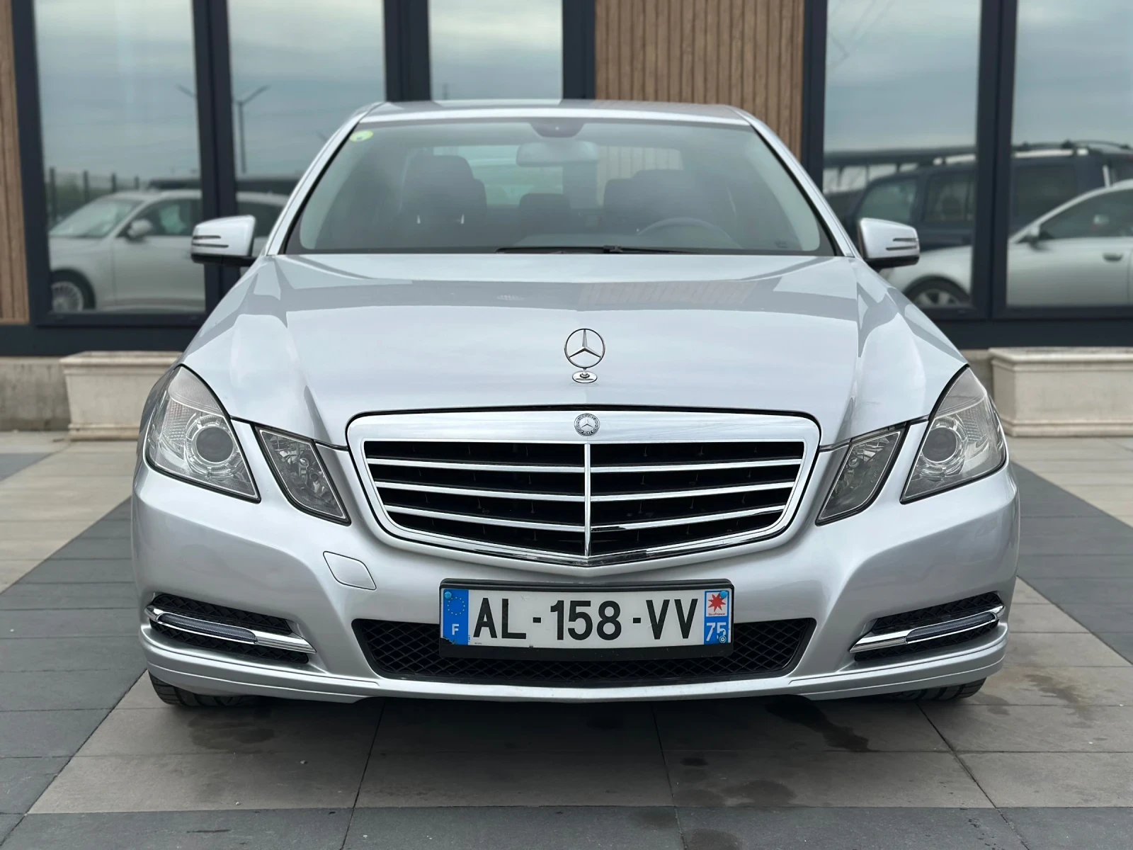 Mercedes-Benz E 220 BlueEfficiency  - изображение 3