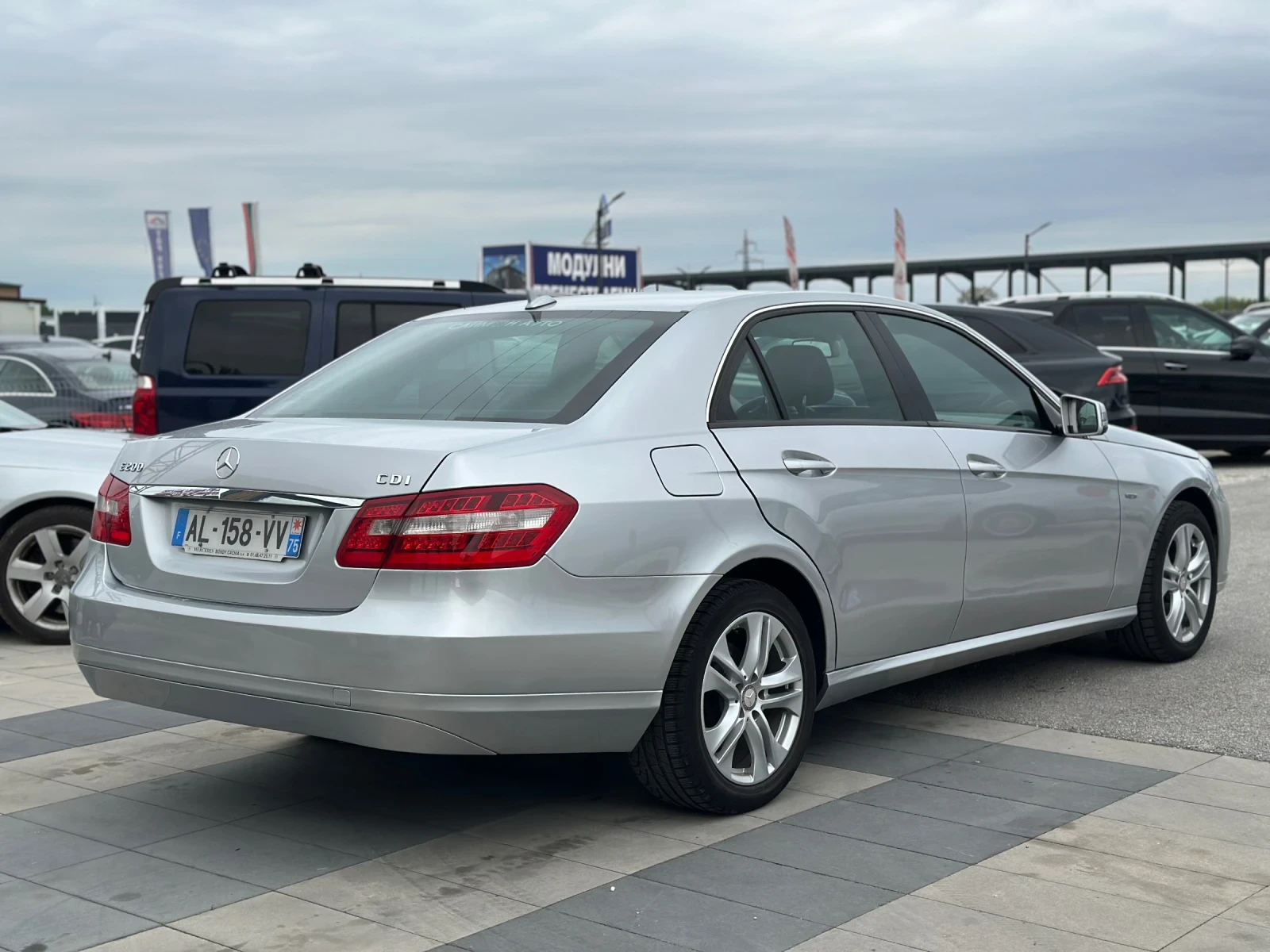 Mercedes-Benz E 220 BlueEfficiency  - изображение 5