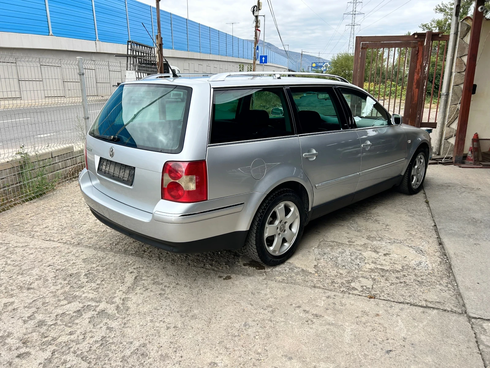 VW Passat 2.8 V6 4MOTION - изображение 4
