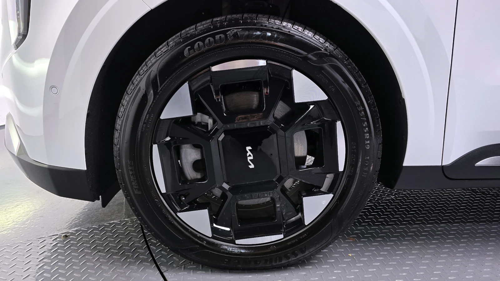 Kia Carnival 4th Generation 3.5L 9-Seater  | Mobile.bg   3