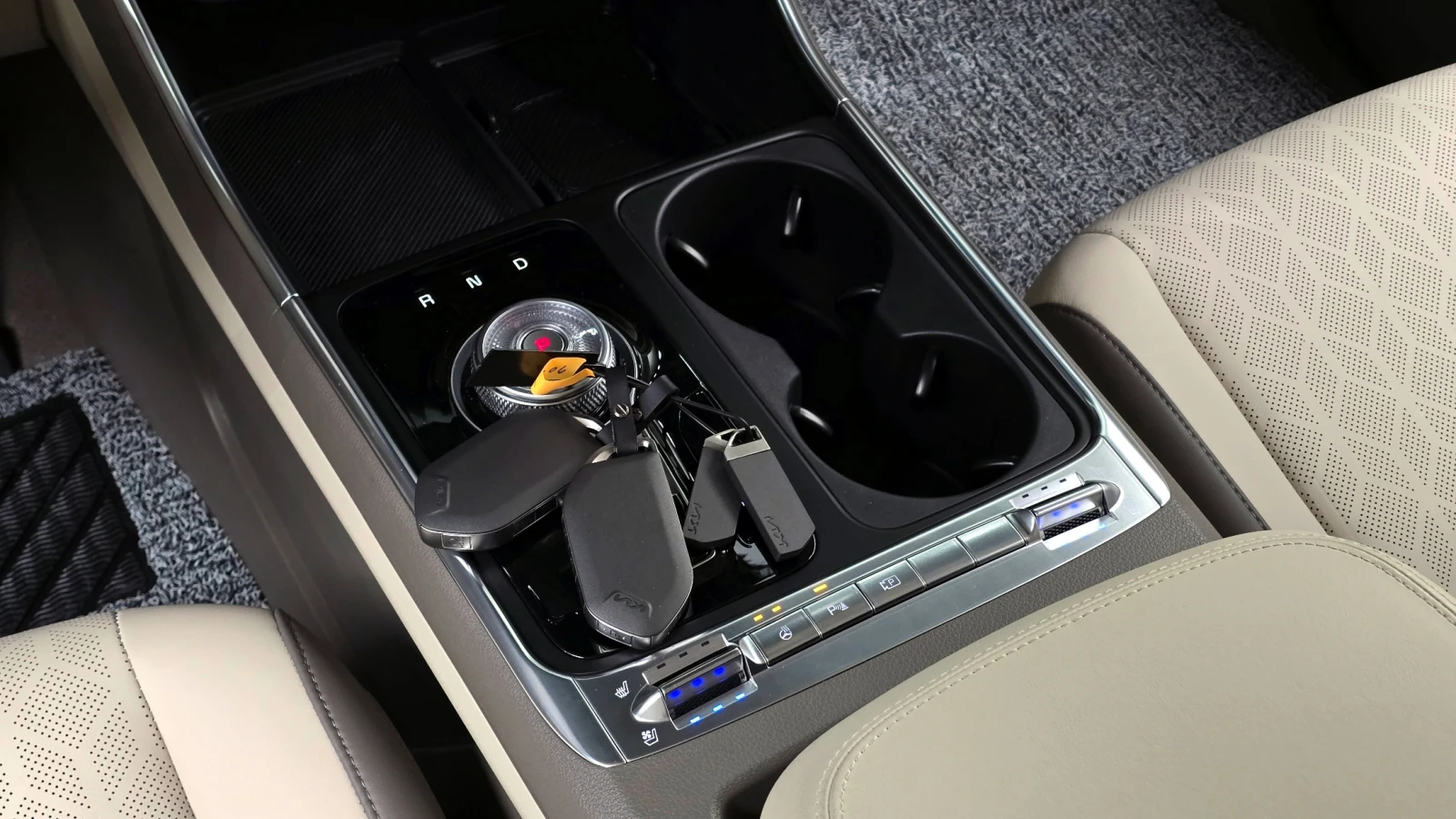 Kia Carnival 4th Generation 3.5L 9-Seater  | Mobile.bg   7