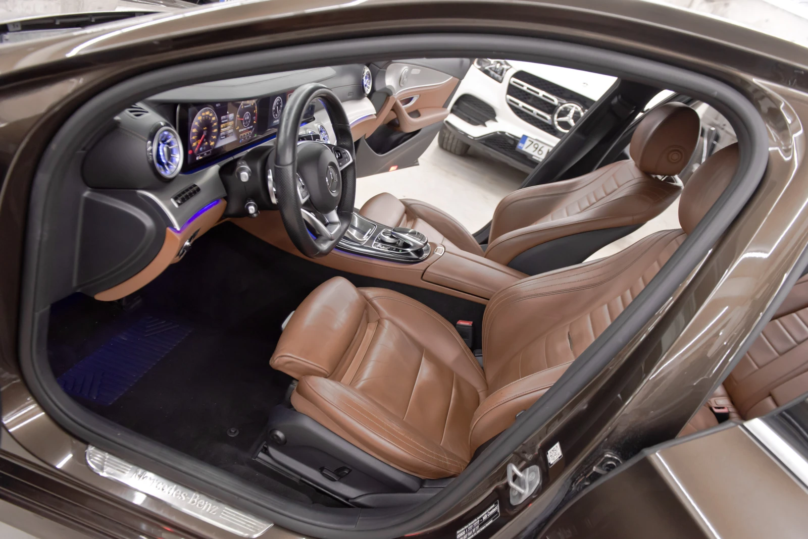 Mercedes-Benz E 220 D* AMG* Digital* Нов Внос - изображение 9