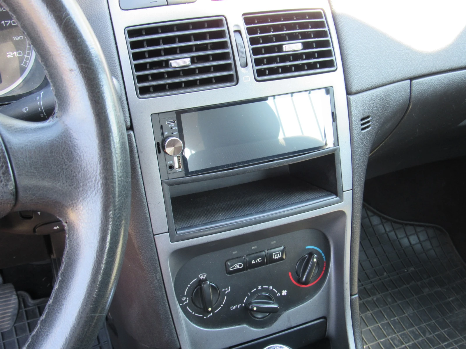 Peugeot 307 1.4 HDI, снимка 15 - Автомобили и джипове - 56151309
