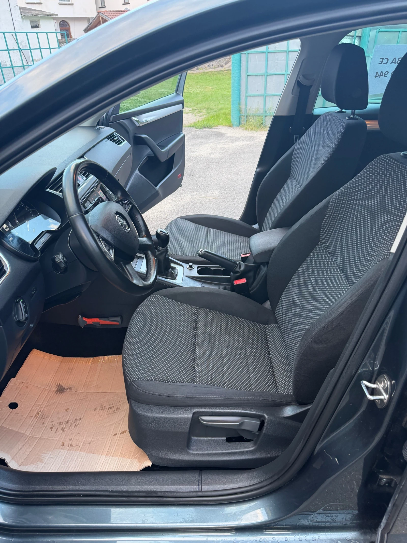 Skoda Octavia Greenline 1.6TDI, снимка 8 - Автомобили и джипове - 54825158