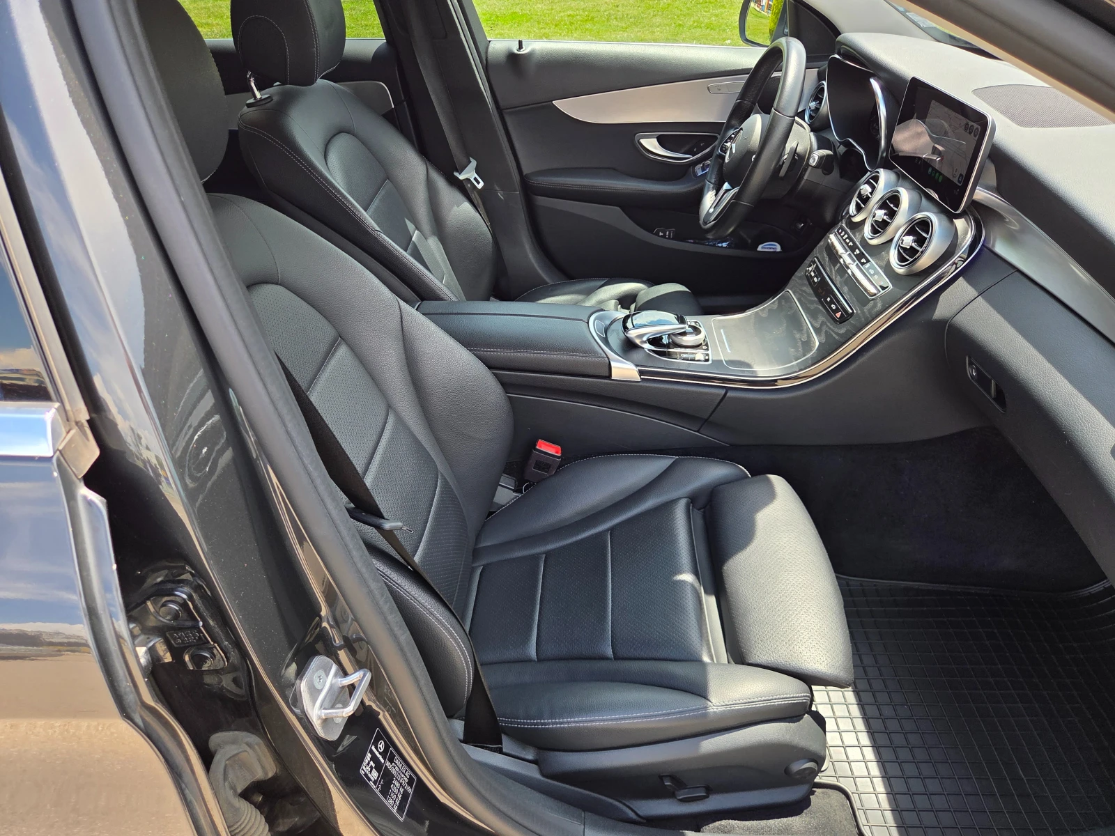 Mercedes-Benz C 300 Plug-in hybrid 4matic, снимка 10 - Автомобили и джипове - 54878042