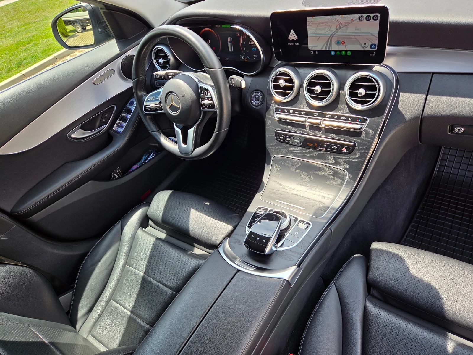 Mercedes-Benz C 300 Plug-in hybrid 4matic, снимка 9 - Автомобили и джипове - 54878042