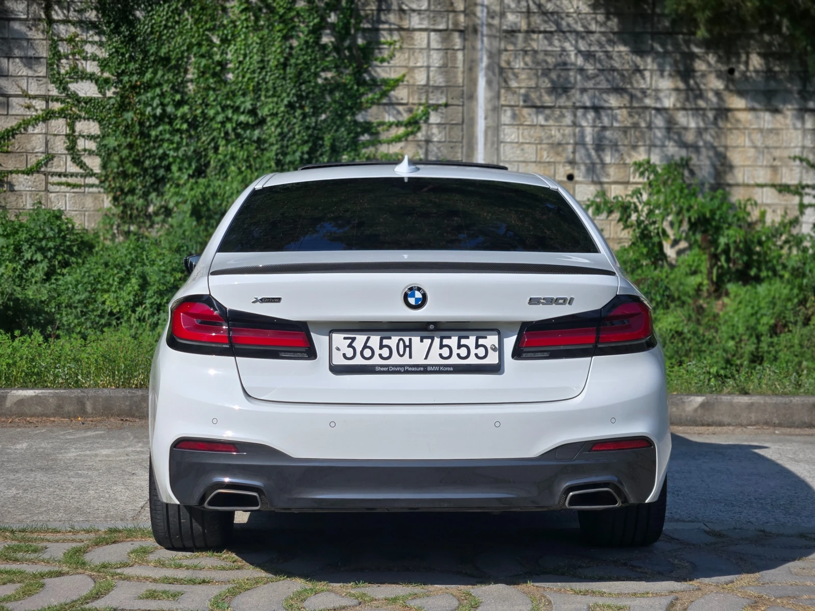 BMW 530 LCI KIT* LASER* 360* HUD* DIS* ОБДУХ* HARMAN* КРАЙ, снимка 4 - Автомобили и джипове - 56061543
