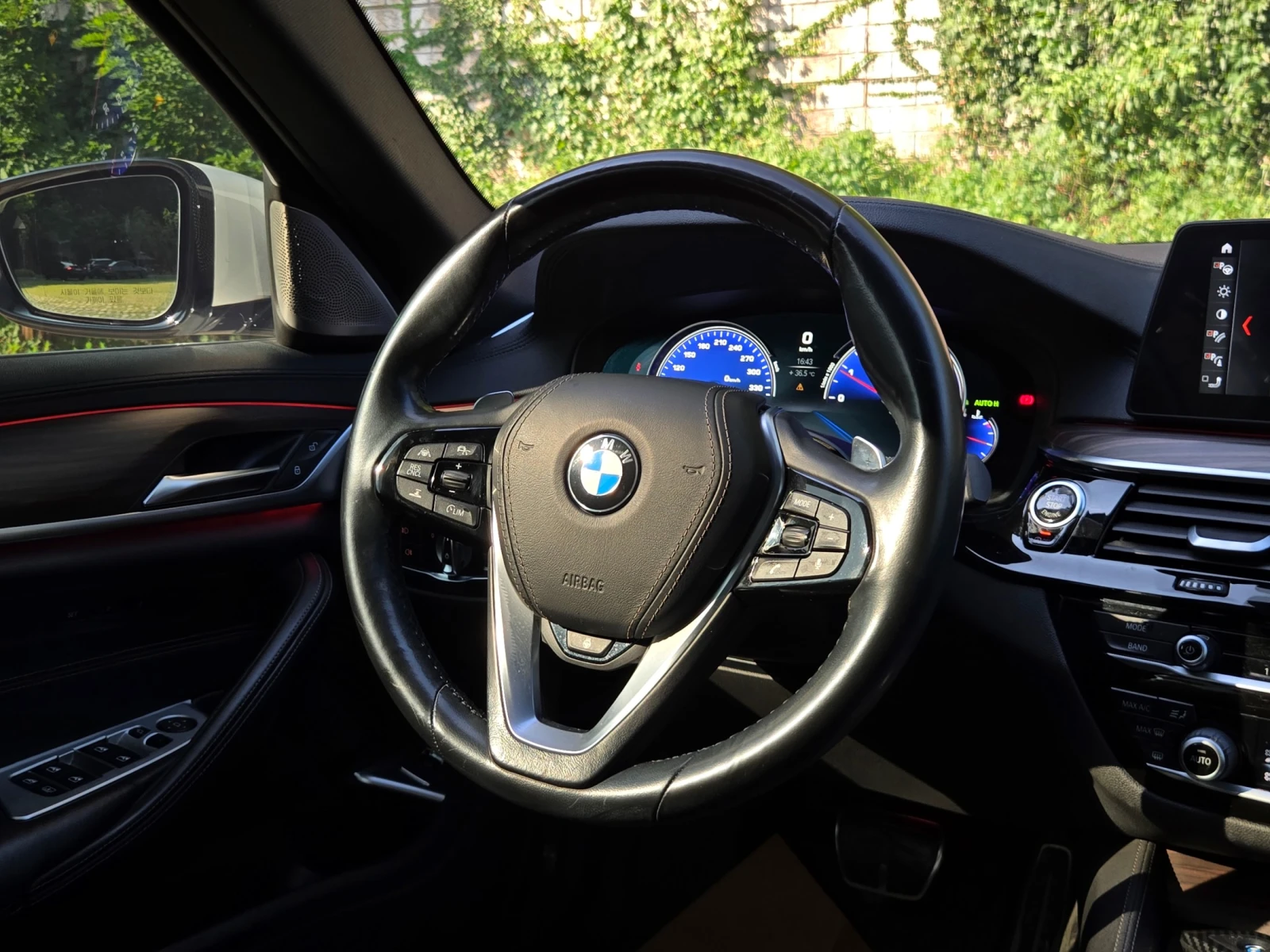 BMW 530 LCI KIT* LASER* 360* HUD* DIS* ОБДУХ* HARMAN* КРАЙ, снимка 7 - Автомобили и джипове - 56061543