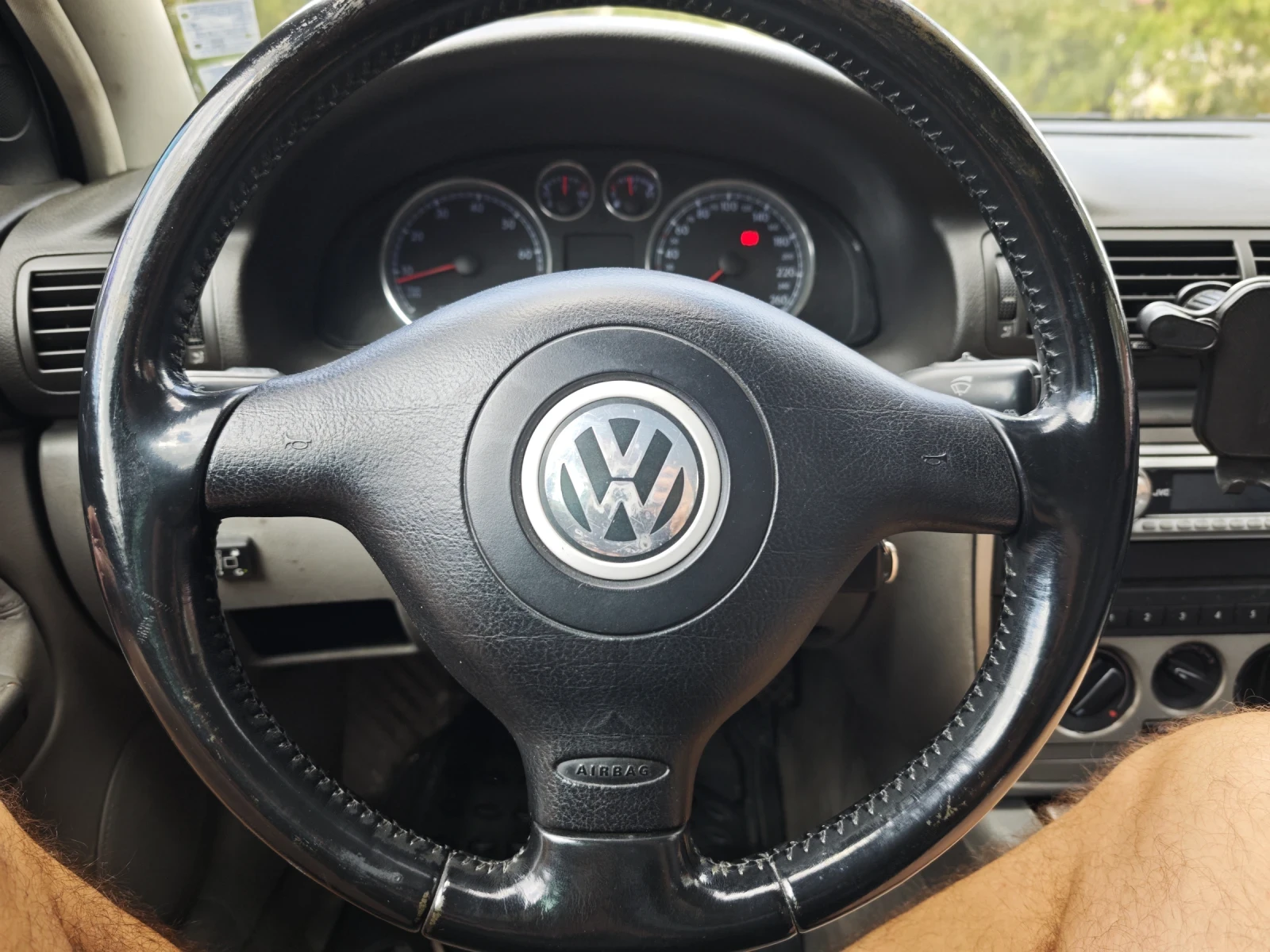 VW Passat 1.8 turbo, снимка 11 - Автомобили и джипове - 56182460