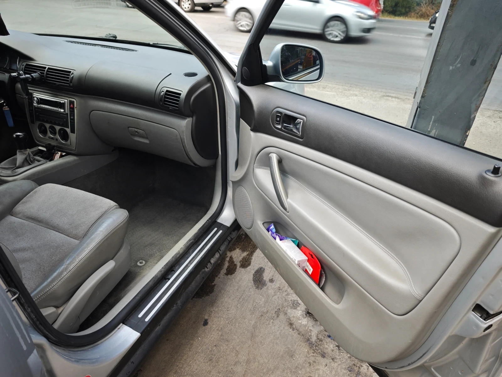 VW Passat 1.8 turbo, снимка 10 - Автомобили и джипове - 56182460