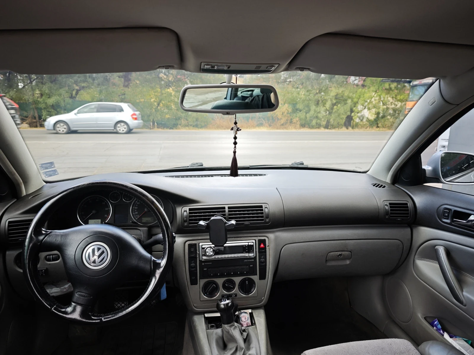 VW Passat 1.8 turbo, снимка 8 - Автомобили и джипове - 56182460