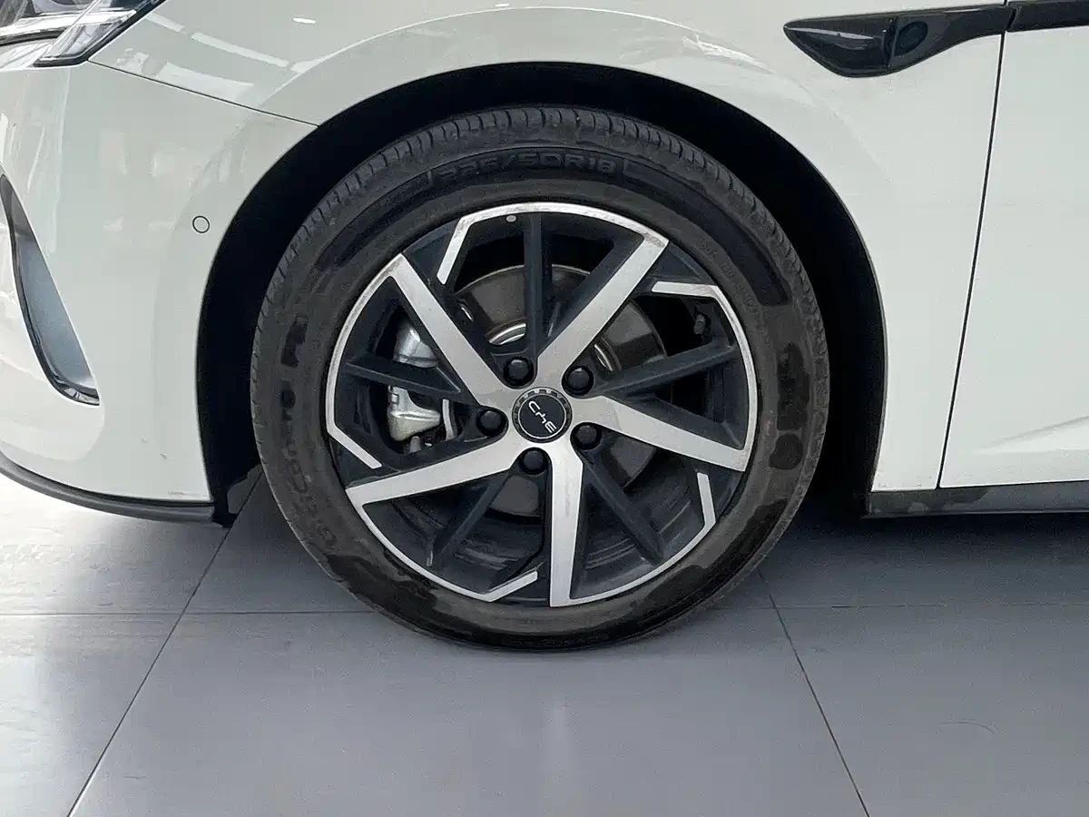 BYD Seal DM-i 2026 DM-i 1.5T 230km Flagship | Mobile.bg � ����������� 6