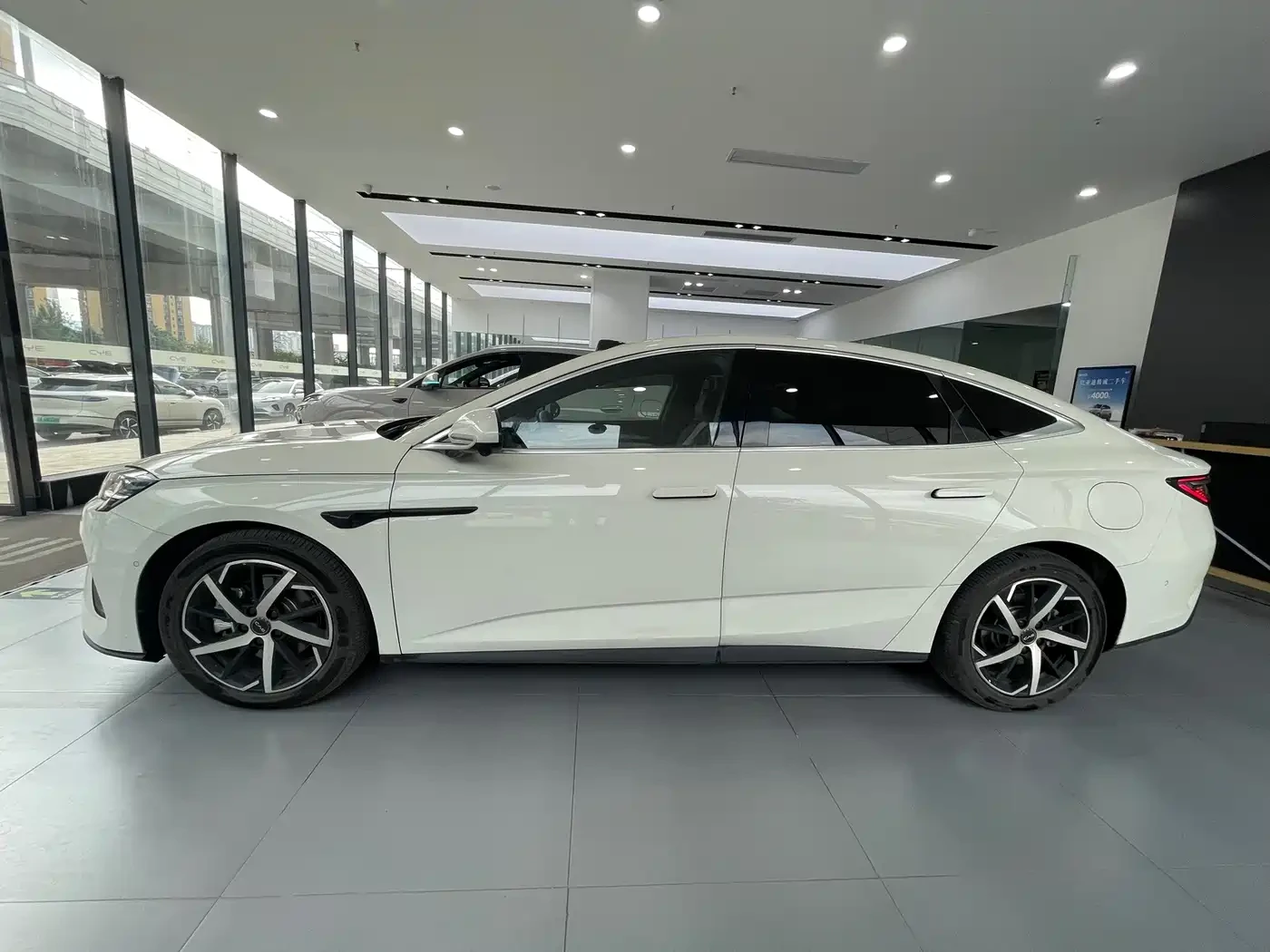 BYD Seal DM-i 2026 DM-i 1.5T 230km Flagship | Mobile.bg � ����������� 3