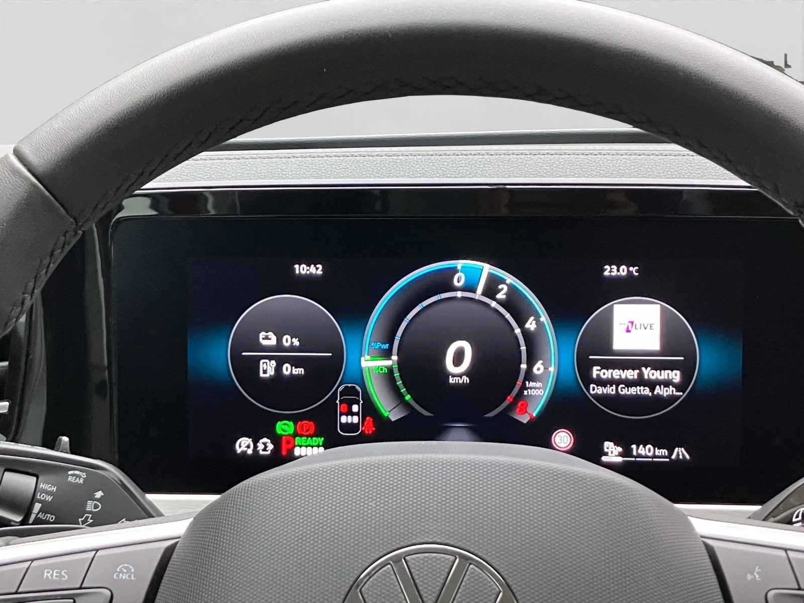 VW Passat 1.5 eHYBRID, снимка 8 - Автомобили и джипове - 24724249