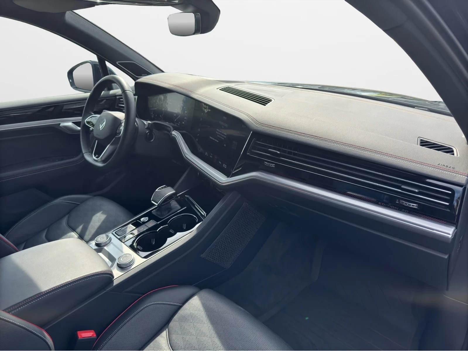 VW Touareg 3.0 TDI 4M R-Line, снимка 12 - Автомобили и джипове - 24724249