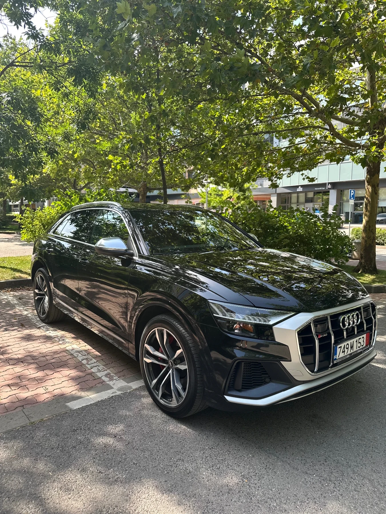 Audi SQ8 2023 / 4.0 TFSI V8 / - изображение 8